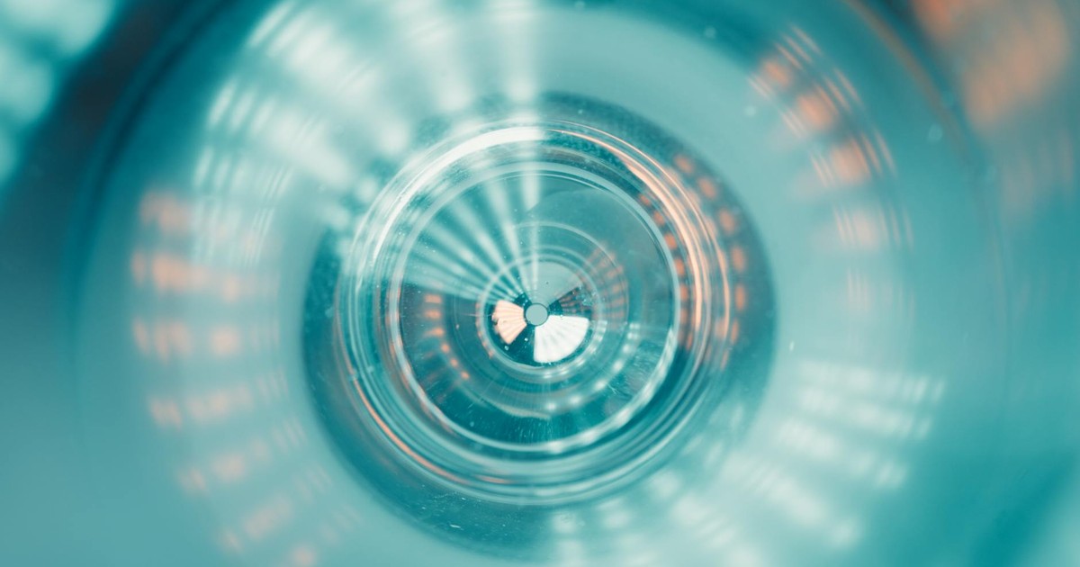 The Enterprise AI Dilemma: Balancing Custom Models vs. Off-the-Shelf Solutions for Maximum ROI