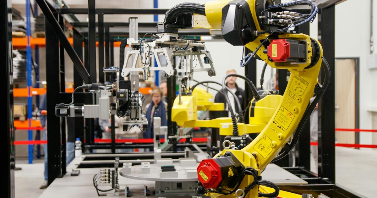 Industry Spotlight: How Manufacturing Is Leveraging AI for Predictive Maintenance and Quality Control